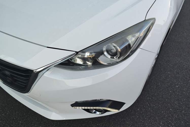 Used Mazda 3 Axela 2014 Sedan 1.5L Automatic Luxury Model Left Front Headlight