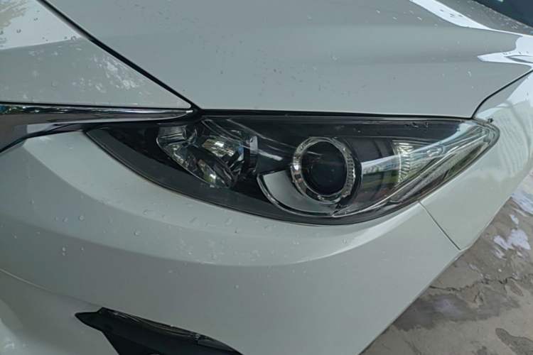 Used Mazda 3 Axela 2014 Sedan 1.5L Automatic Luxury Model Left Front Headlight