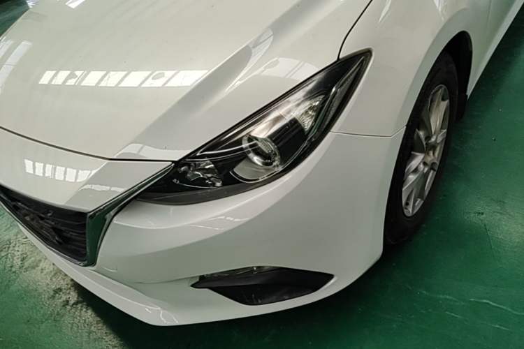 Used Mazda 3 Axela 2014 Sedan 1.5L Automatic Comfort Model Left Front Headlight