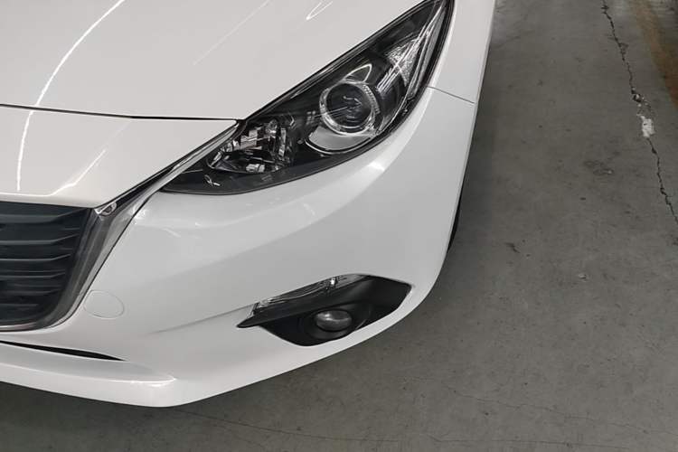 Used Mazda 3 Axela 2014 Sedan 1.5L Automatic Luxury Model Left Front Headlight