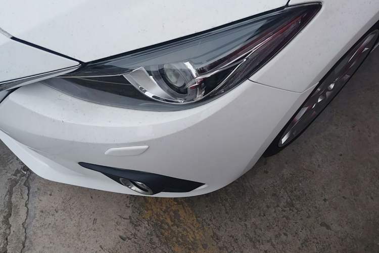 Used Mazda 3 Axela 2014 Hatchback 2.0L Automatic Flagship Model Left Front Headlight