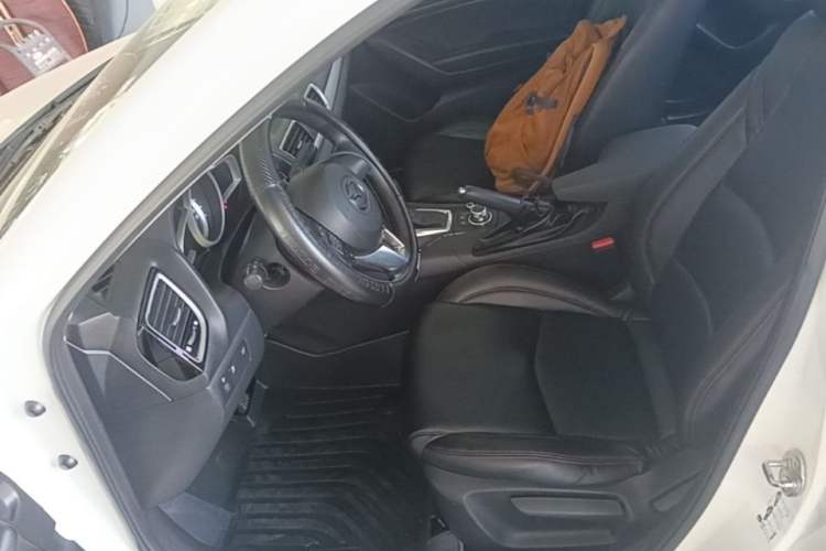 Used Mazda 3 Axela 2014 Sedan 1.5L Automatic Luxury Model Left Front Seat