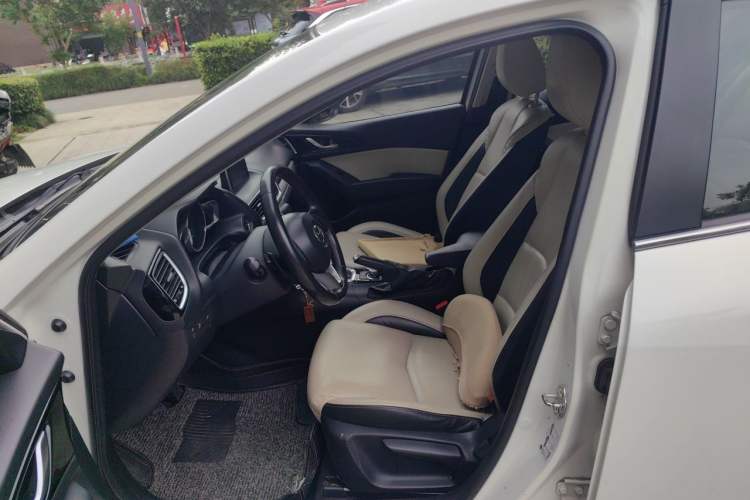 Used Mazda 3 Axela 2014 Sedan 2.0L Automatic Sport Model Left Front Seat
