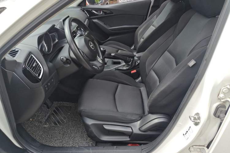 Used Mazda 3 Axela 2014 Sedan 1.5L Manual Comfort Model Left Front Seat