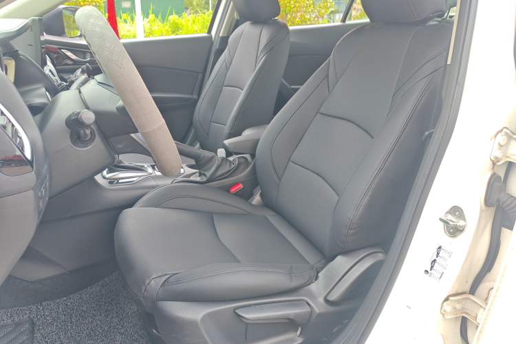 Used Mazda 3 Axela 2014 Sedan 1.5L Automatic Comfort Model Left Front Seat