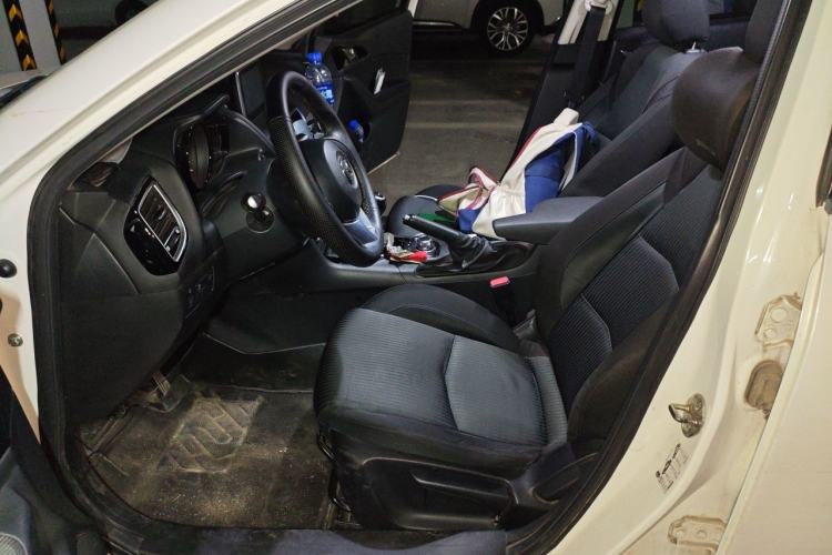 Used Mazda 3 Axela 2014 Sedan 1.5L Manual Comfort Model Left Front Seat