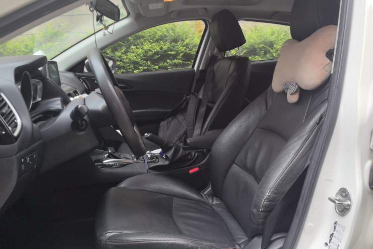 Used Mazda 3 Axela 2014 Sedan 1.5L Automatic Luxury Model Left Front Seat