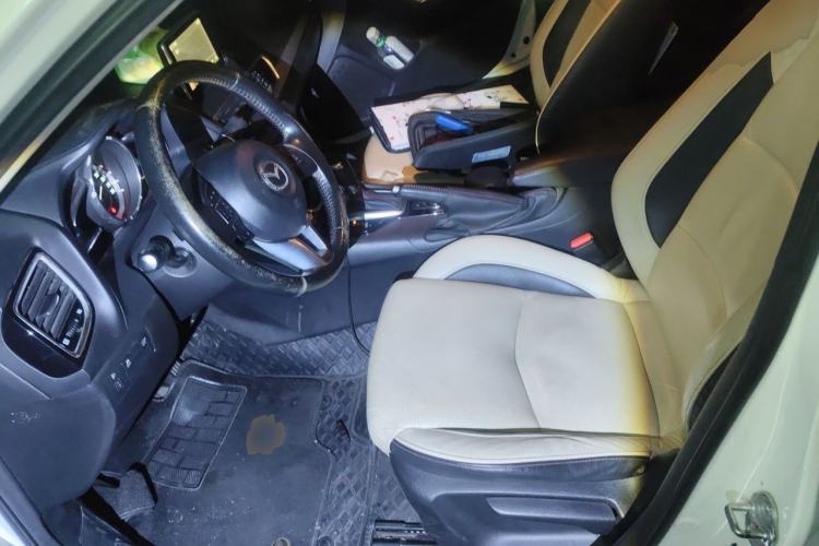 Used Mazda 3 Axela 2014 Sedan 2.0L Automatic Sport Model Left Front Seat