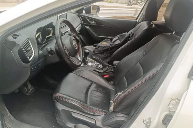 Used Mazda 3 Axela 2014 Sedan 1.5L Manual Comfort Model Left Front Seat