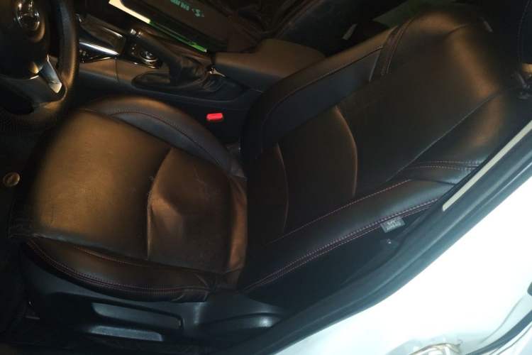 Used Mazda 3 Axela 2014 Sedan 1.5L Automatic Luxury Model Left Front Seat