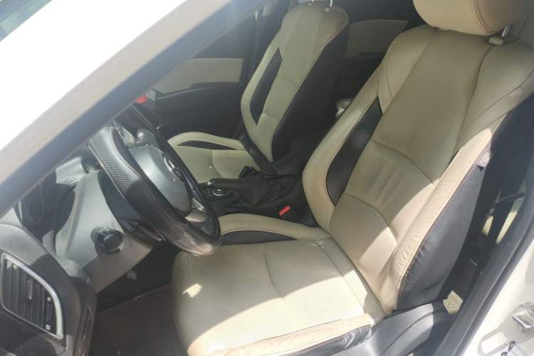 Used Mazda 3 Axela 2014 Sedan 2.0L Automatic Sport Model Left Front Seat