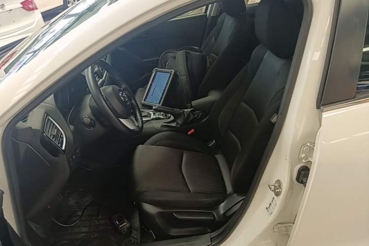 Used Mazda 3 Axela 2014 Sedan 1.5L Automatic Luxury Model Left Front Seat