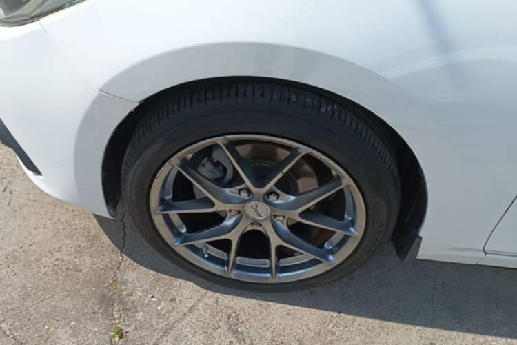 Used Mazda 3 Axela 2014 Sedan 2.0L Automatic Flagship Model Left Front Wheel Hub