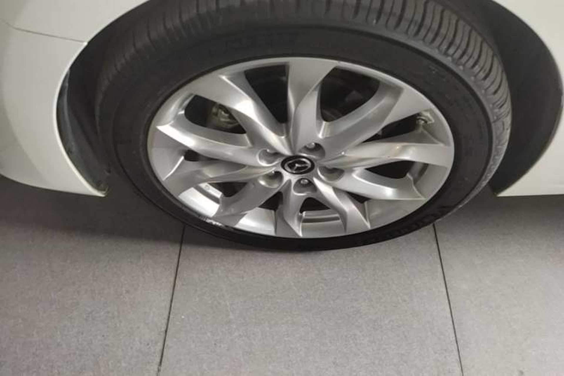 Used Mazda 3 Axela 2014 Sedan 2.0L Automatic Flagship Model Left Front Wheel Hub