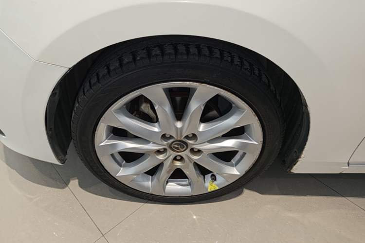 Used Mazda 3 Axela 2014 Sedan 2.0L Automatic Sport Model Left Front Wheel Hub