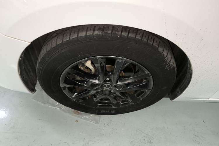 Used Mazda 3 Axela 2014 Sedan 1.5L Automatic Luxury Model Left Front Wheel Hub