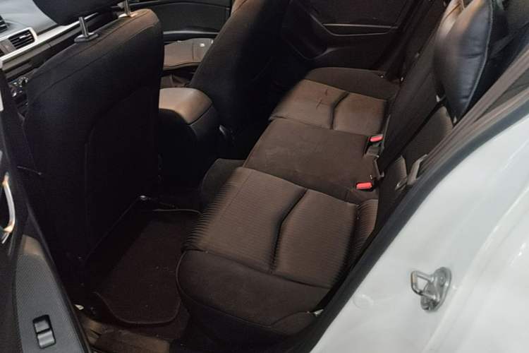 Used Mazda 3 Axela 2014 Sedan 1.5L Automatic Comfort Model Left Rear Seat