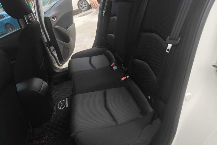 Used Mazda 3 Axela 2014 Sedan 1.5L Automatic Comfort Model Left Rear Seat