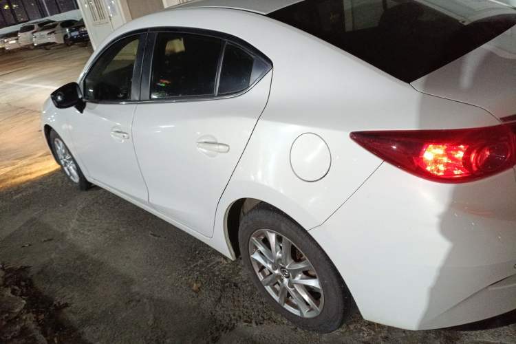 Used Mazda 3 Axela 2014 Sedan 1.5L Automatic Luxury Model Left Side