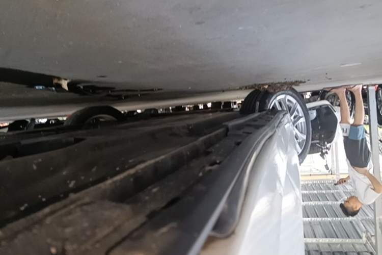 Used Mazda 3 Axela 2014 Sedan 1.5L Automatic Luxury Model Left Side Sill