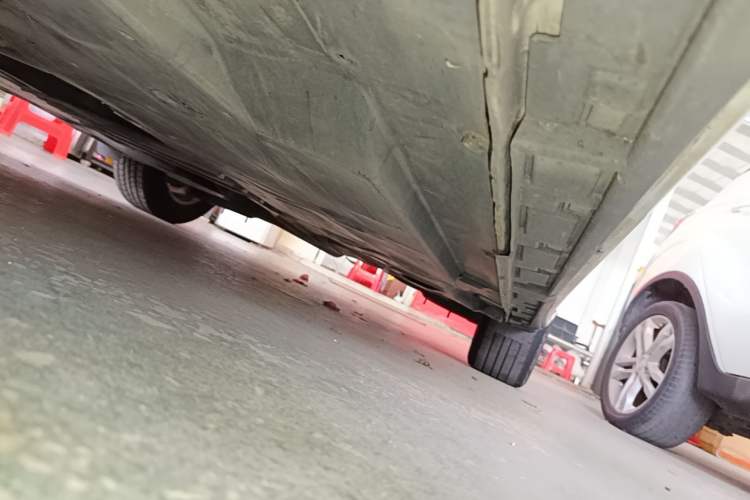 Used Mazda 3 Axela 2014 Sedan 1.5L Automatic Luxury Model Left Side Sill