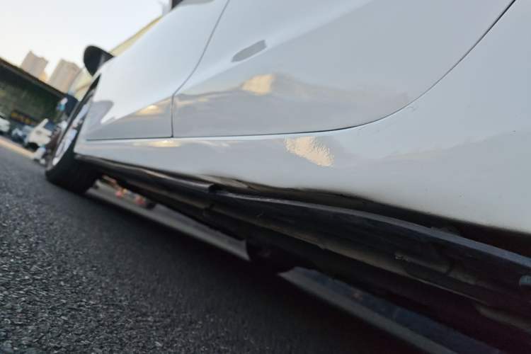 Used Mazda 3 Axela 2014 Sedan 1.5L Automatic Luxury Model Left Side Sill