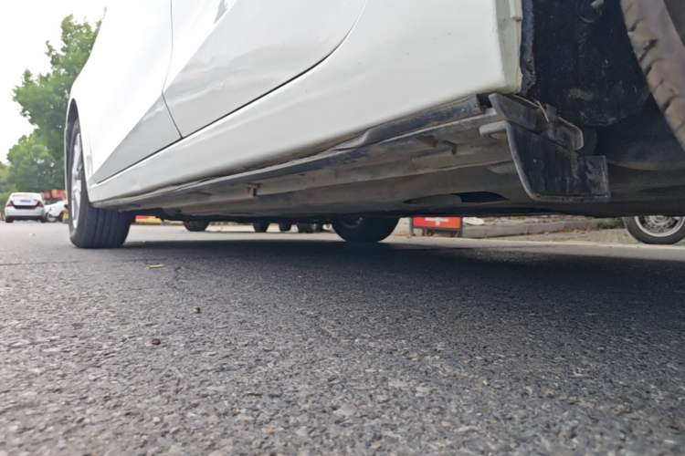 Used Mazda 3 Axela 2014 Sedan 1.5L Automatic Luxury Model Left Side Sill