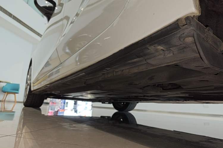 Used Mazda 3 Axela 2014 Sedan 2.0L Automatic Sport Model Left Side Sill