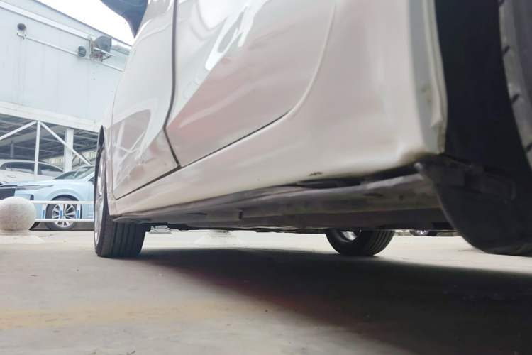 Used Mazda 3 Axela 2014 Hatchback 2.0L Automatic Flagship Model Left Side Sill