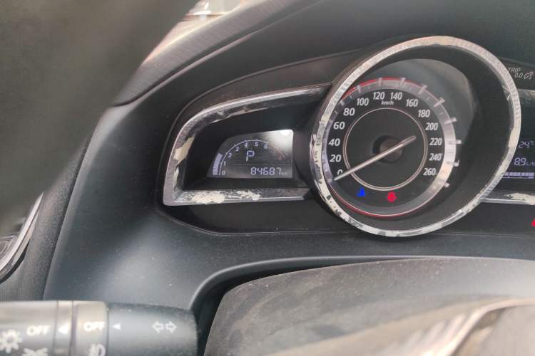 Used Mazda 3 Axela 2014 Sedan 1.5L Automatic Luxury Model Odometer Close Up