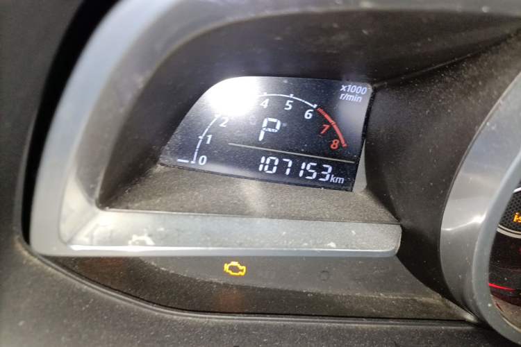 Used Mazda 3 Axela 2014 Sedan 1.5L Automatic Comfort Model Odometer Close Up