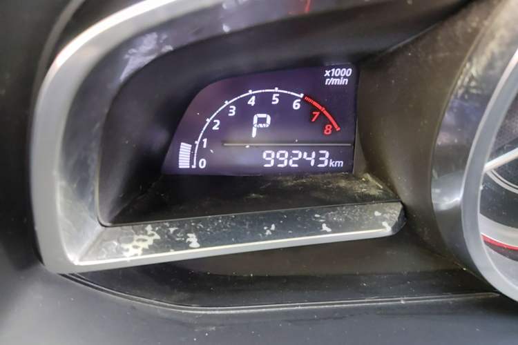Used Mazda 3 Axela 2014 Sedan 1.5L Automatic Comfort Model Odometer Close Up