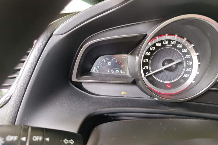 Used Mazda 3 Axela 2014 Sedan 1.5L Automatic Luxury Model Odometer Close Up