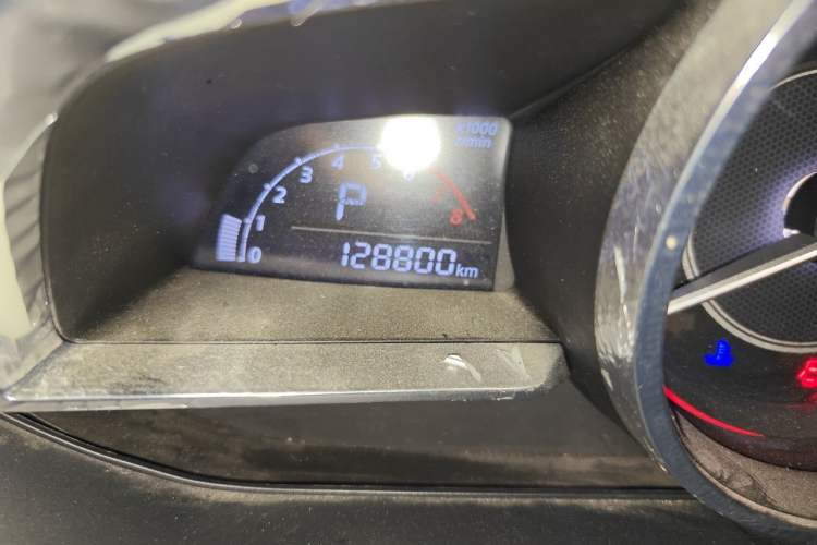 Used Mazda 3 Axela 2014 Sedan 1.5L Automatic Luxury Model Odometer Close Up