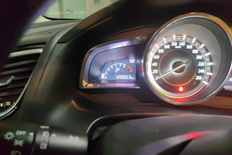 Used Mazda 3 Axela 2014 Sedan 1.5L Automatic Luxury Model Odometer Close Up