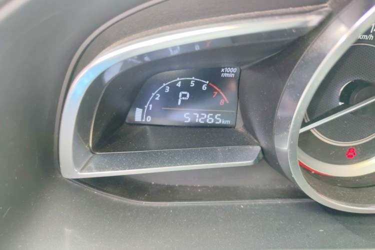 Used Mazda 3 Axela 2014 Sedan 1.5L Automatic Luxury Model Odometer Close Up