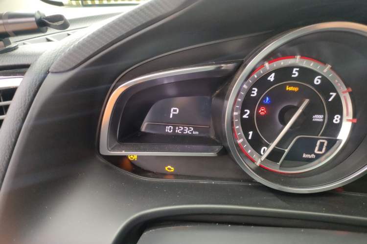 Used Mazda 3 Axela 2014 Sedan 2.0L Automatic Flagship Model Odometer Close Up
