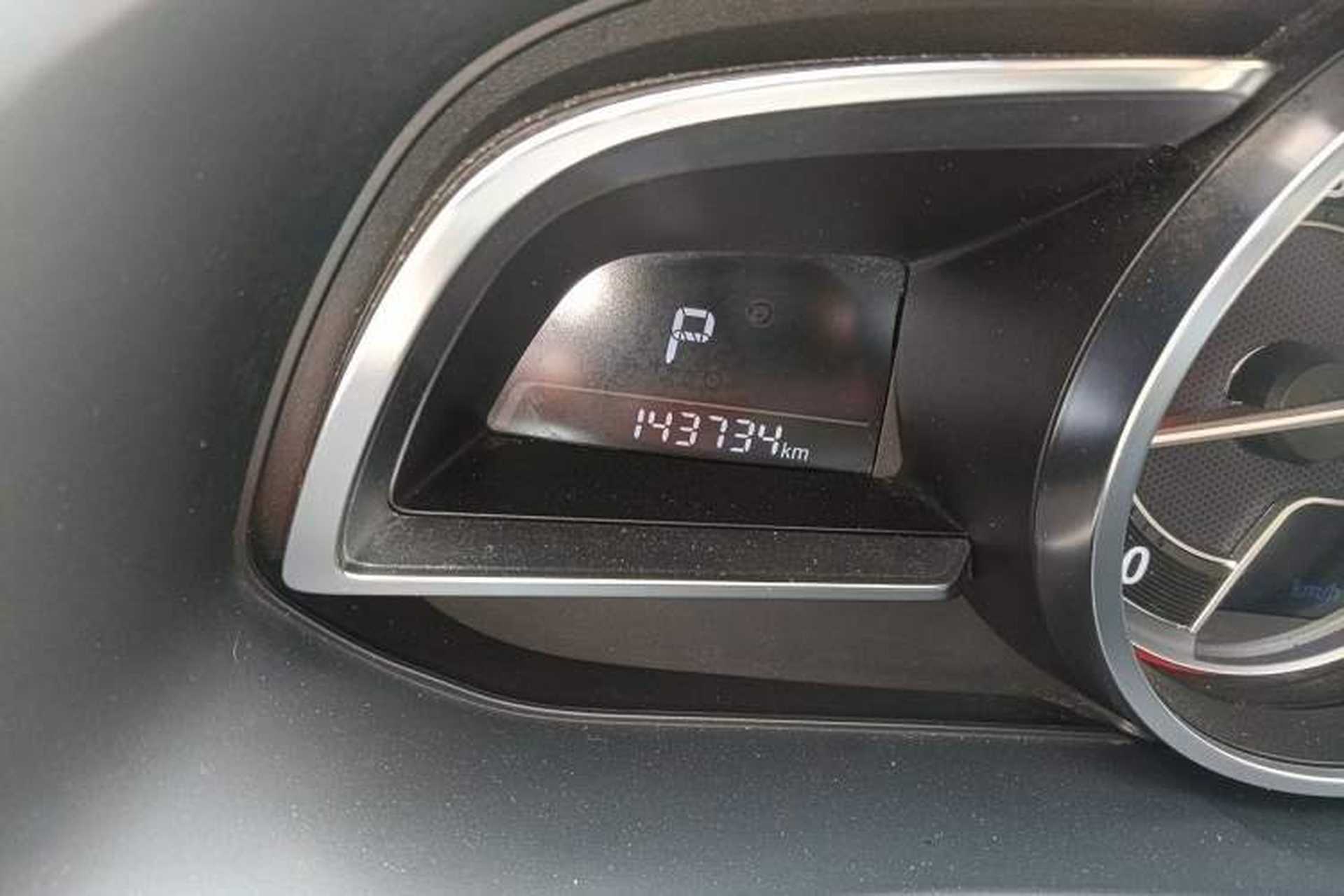 Used Mazda 3 Axela 2014 Sedan 2.0L Automatic Flagship Model Odometer Close Up