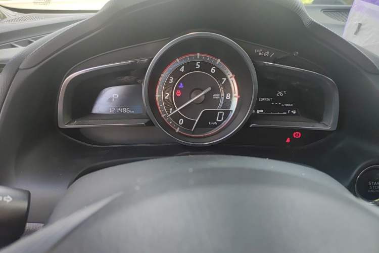 Used Mazda 3 Axela 2014 Hatchback 2.0L Automatic Flagship Model Odometer Close Up