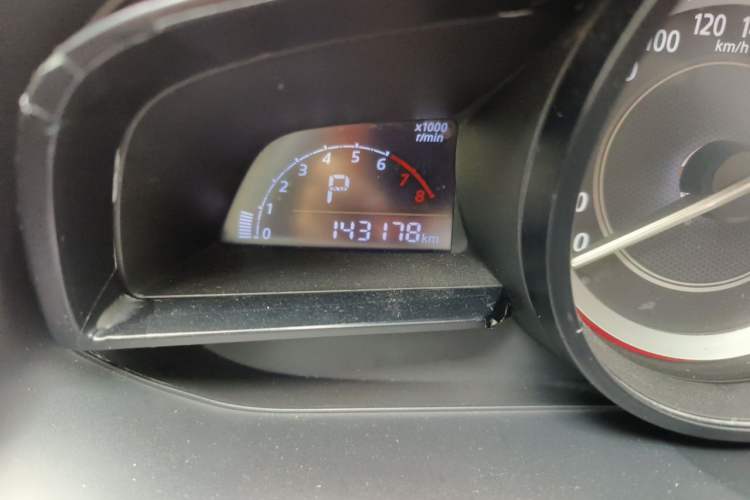 Used Mazda 3 Axela 2014 Sedan 1.5L Automatic Luxury Model Odometer Close Up
