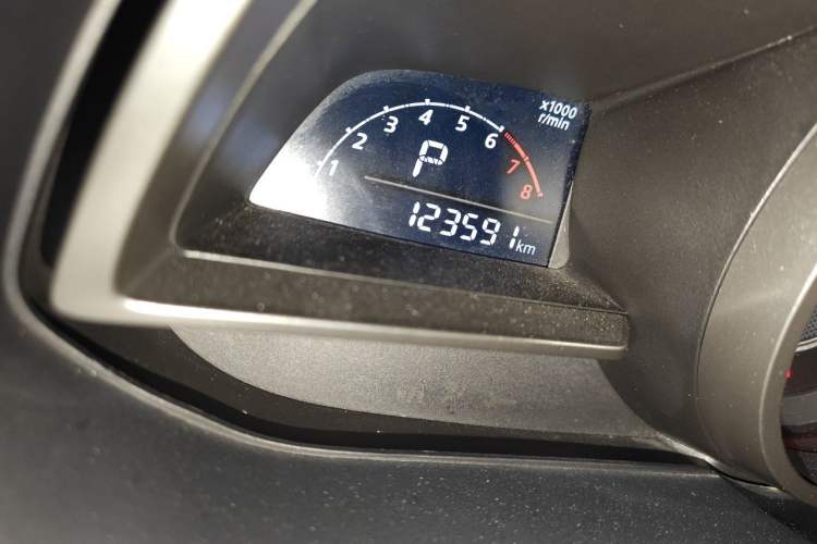 Used Mazda 3 Axela 2014 Sedan 1.5L Automatic Luxury Model Odometer Close Up