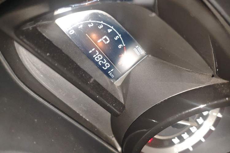 Used Mazda 3 Axela 2014 Sedan 1.5L Automatic Luxury Model Odometer Close Up