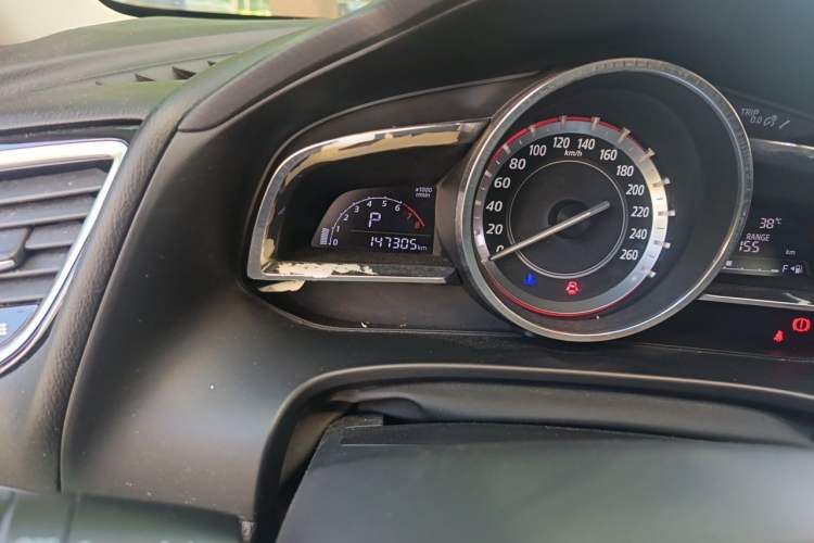 Used Mazda 3 Axela 2014 Sedan 1.5L Automatic Luxury Model Odometer Close Up