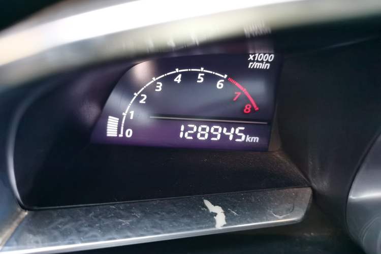 Used Mazda 3 Axela 2014 Hatchback 1.5L Manual Comfort Model Odometer Close Up