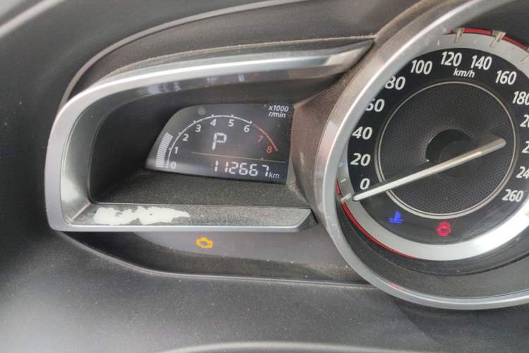 Used Mazda 3 Axela 2014 Sedan 1.5L Automatic Comfort Model Odometer Close Up