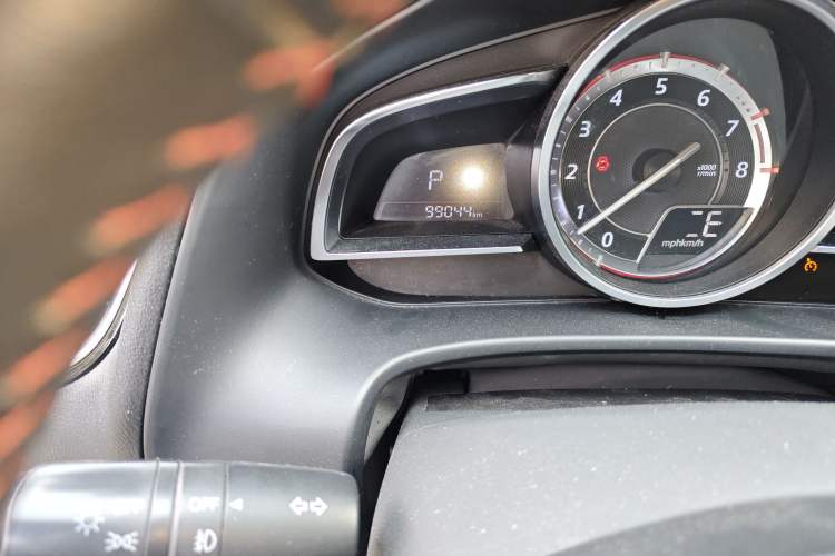 Used Mazda 3 Axela 2014 Hatchback 2.0L Automatic Flagship Model Odometer Close Up