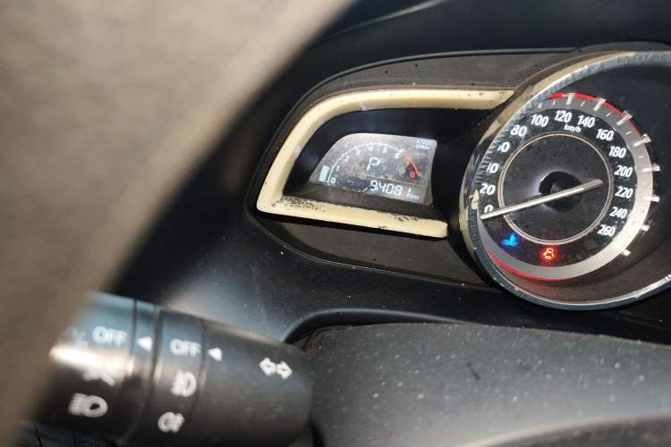 Used Mazda 3 Axela 2014 Sedan 1.5L Automatic Luxury Model Odometer Close Up