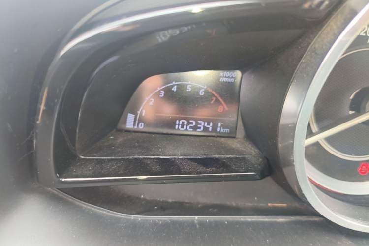 Used Mazda 3 Axela 2014 Sedan 1.5L Manual Comfort Model Odometer Close Up