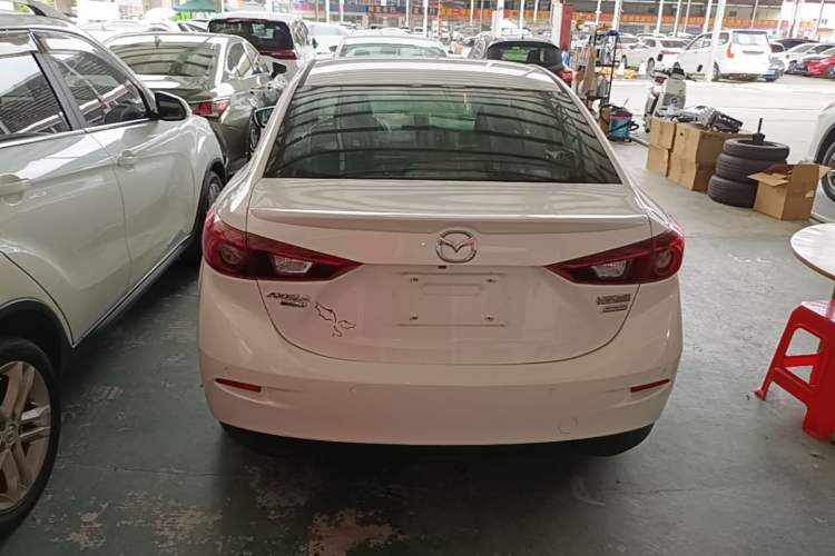 Used Mazda 3 Axela 2014 Sedan 1.5L Automatic Luxury Model Rear