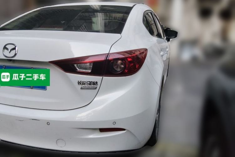 Used Mazda 3 Axela 2014 Sedan 1.5L Automatic Luxury Model Rear Right 45 Deg